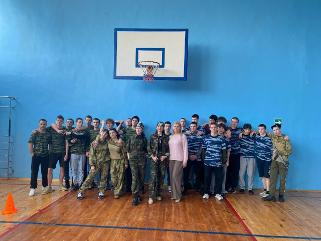 Военно-спортивная игра Мы- едины и непобедимы!