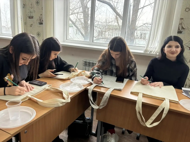 Мастер-класс по росписи шоперов