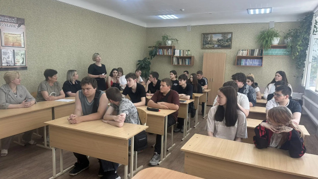  Знать — значит быть вооружённым: студенты встретились с экспертами в рамках антинаркотического месячника